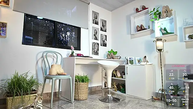 Snapshot of mrs_edha chatting on 10.02.25 mrs edha online show from 10.02.25