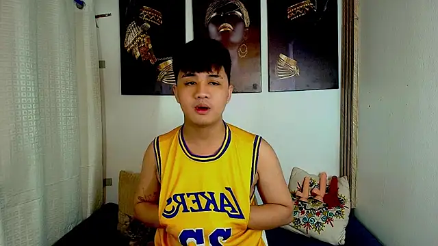 Snapshot of KentAivan chatting on 09.17.25 KentAivan online show from 09.17.25