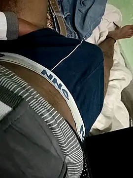 Snapshot of sexy_couple_38 chatting on 11.15.25 sexy couple 38 online show from 11.15.25