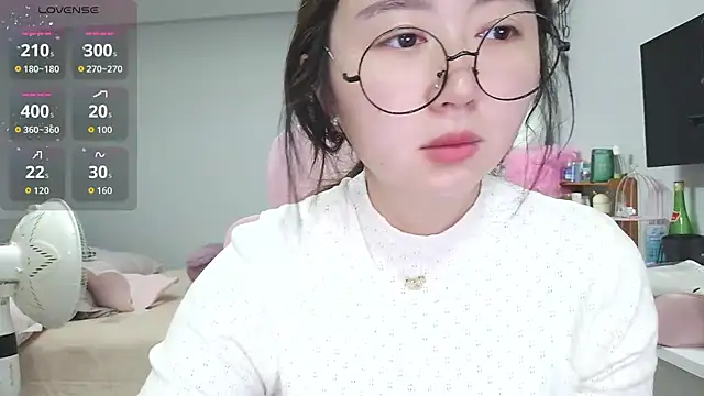 Snapshot of Diva_VVN chatting on 02.25.26 Diva VVN online show from 02.25.26