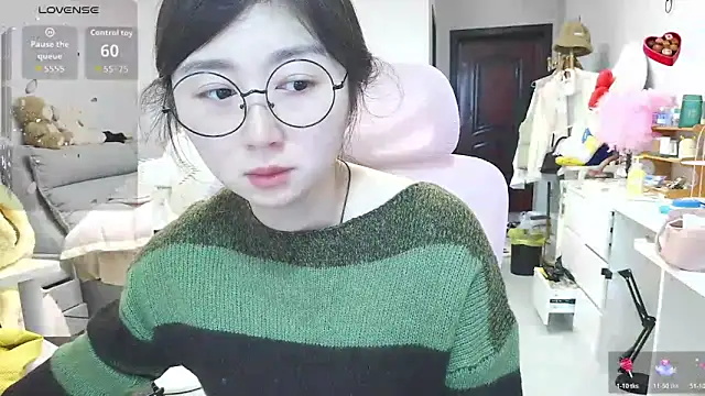 Snapshot of Diva_VVN chatting on 02.26.26 Diva VVN online show from 02.26.26