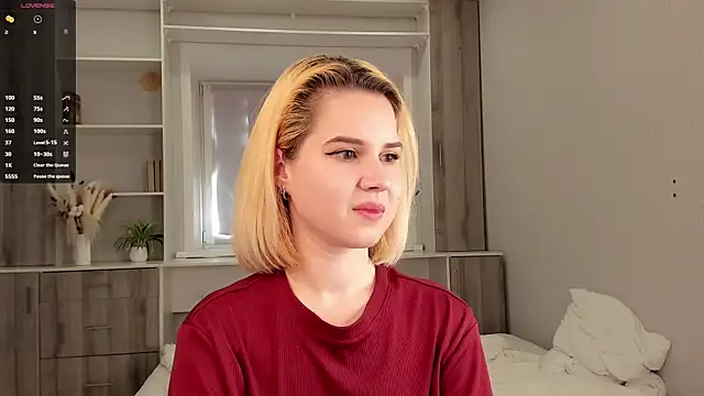 Snapshot of AgnesSonnek chatting on 09.18.25 AgnesSonnek online show from 09.18.25