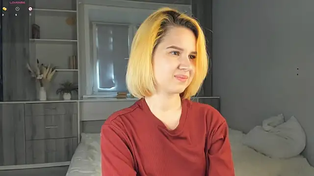 Snapshot of AgnesSonnek chatting on 09.21.25 AgnesSonnek online show from 09.21.25