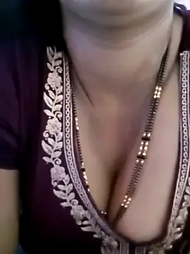 Snapshot of your_favourite_bhabhi chatting on 10.09.25 your favourite bhabhi online show from 10.09.25