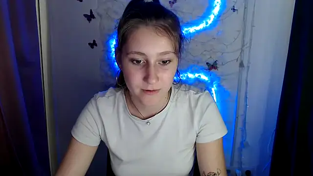 Snapshot of Milka_kamila chatting on 09.10.25 Milka kamila online show from 09.10.25