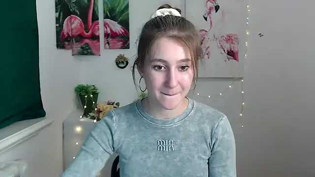 Snapshot of Milka_kamila chatting on 10.13.25 Milka kamila online show from 10.13.25