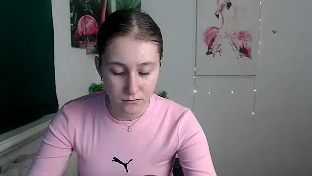 Snapshot of Milka_kamila chatting on 11.18.25 Milka kamila online show from 11.18.25