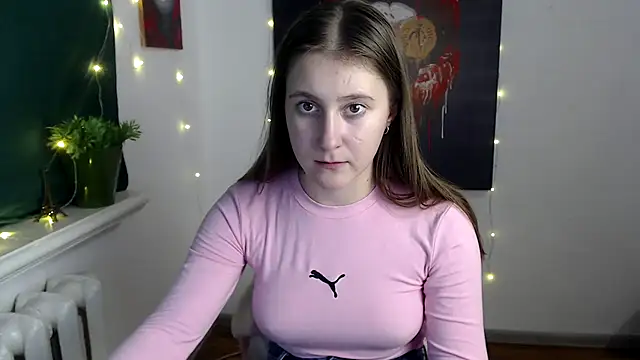 Snapshot of Milka_kamila chatting on 11.28.25 Milka kamila online show from 11.28.25