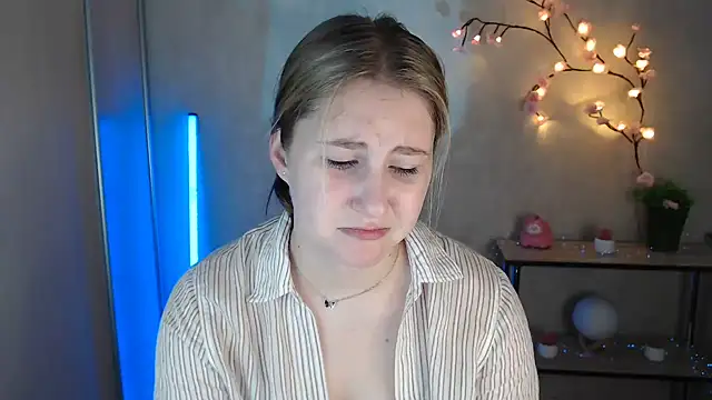 Snapshot of Milka_kamila chatting on 06.26.26 Milka kamila online show from 06.26.26