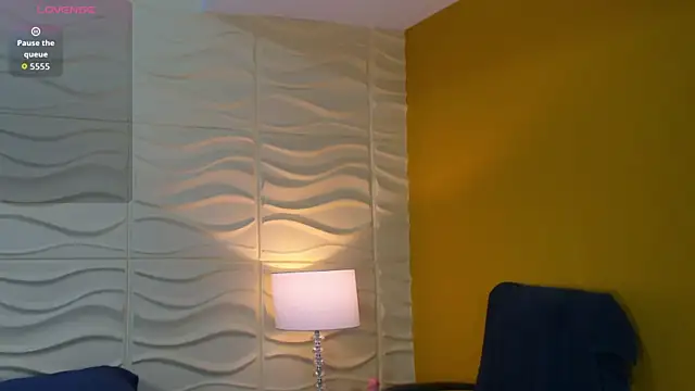 Snapshot of SophiaBloss chatting on 09.20.25 SophiaBloss online show from 09.20.25