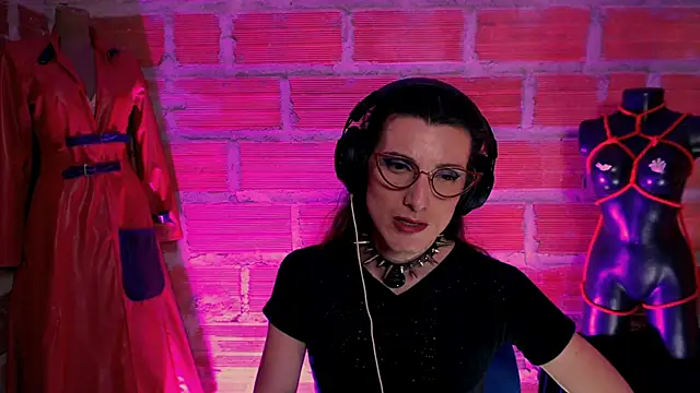 Snapshot of Moira-Hot chatting on 07.04.26 Moira-Hot online show from 07.04.26