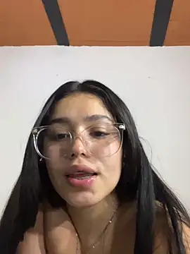 Snapshot of AvaScott_ chatting on 11.18.25 AvaScott online show from 11.18.25