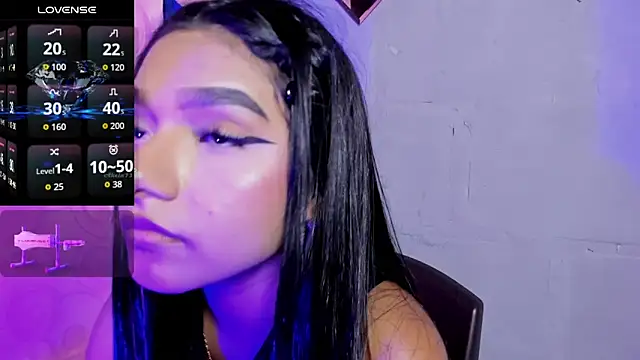 lau-hot online show from 04.17.26