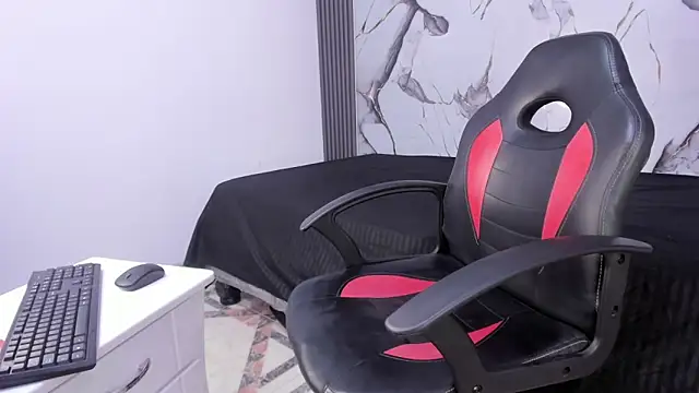 Hillarytonsonx online show from 09.13.25