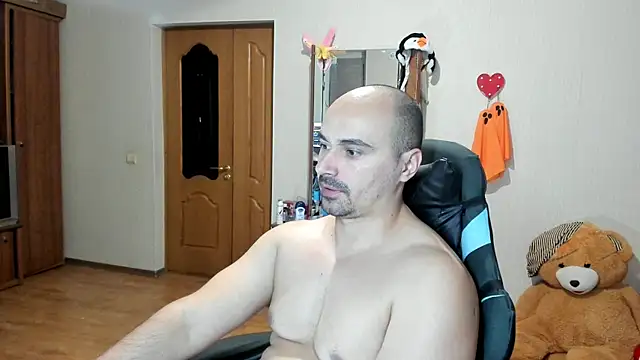 Snapshot of Gri_SH chatting on 11.14.25 Gri SH online show from 11.14.25