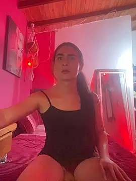 Snapshot of lola_diez chatting on 10.17.25 lola diez online show from 10.17.25