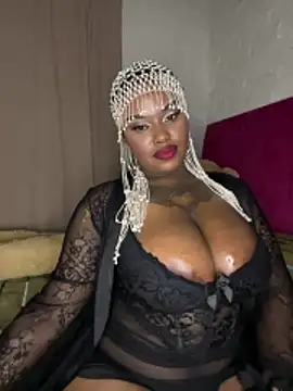 Snapshot of QUEEN_NOBUHLE_777 chatting on 06.05.26 QUEEN NOBUHLE 777 online show from 06.05.26