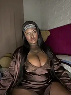 Snapshot of QUEEN_NOBUHLE_777 chatting on 07.04.26 QUEEN NOBUHLE 777 online show from 07.04.26