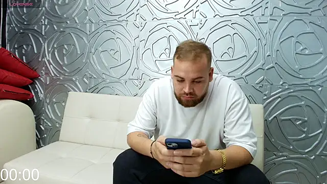 Snapshot of Sweetberryhot chatting on 11.11.25 Sweetberryhot online show from 11.11.25