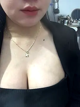 Snapshot of Behoaxinh chatting on 10.01.25 Behoaxinh online show from 10.01.25