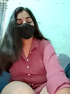 Snapshot of the_saavi chatting on 05.05.26 the saavi online show from 05.05.26