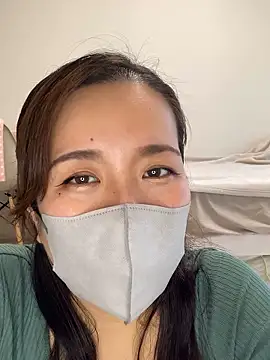 Snapshot of NATSUMI00 chatting on 09.29.25 NATSUMI00 online show from 09.29.25