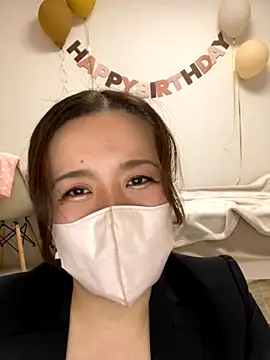 Snapshot of NATSUMI00 chatting on 10.11.25 NATSUMI00 online show from 10.11.25