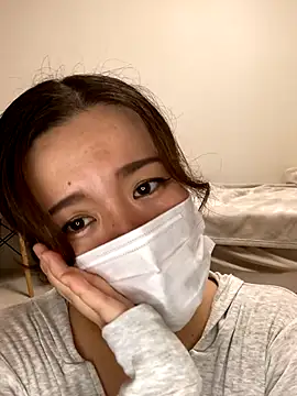 Snapshot of NATSUMI00 chatting on 10.16.25 NATSUMI00 online show from 10.16.25