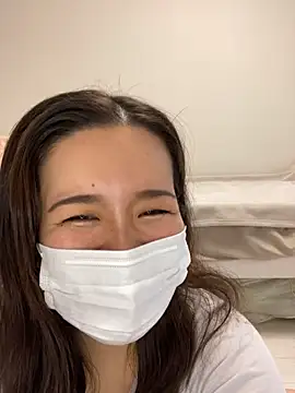 Snapshot of NATSUMI00 chatting on 10.21.25 NATSUMI00 online show from 10.21.25