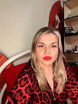 Snapshot of Nayvessa chatting on 11.13.25 Nayvessa online show from 11.13.25