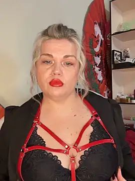 Snapshot of Nayvessa chatting on 11.15.25 Nayvessa online show from 11.15.25