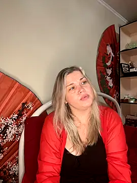 Snapshot of Nayvessa chatting on 11.27.25 Nayvessa online show from 11.27.25