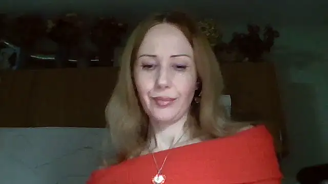 Snapshot of Tiluu1 chatting on 02.08.26 Tiluu1 online show from 02.08.26