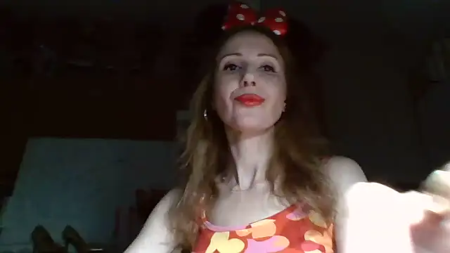 Snapshot of Tiluu1 chatting on 02.14.26 Tiluu1 online show from 02.14.26