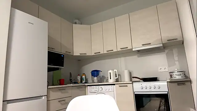 Denni Spilber online show from 10.17.25