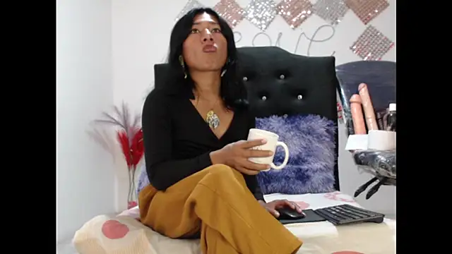 Snapshot of jatzibe_hot_93 chatting on 12.17.25 jatzibe hot 93 online show from 12.17.25