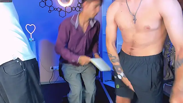 Snapshot of danny_cool chatting on 09.16.25 danny cool online show from 09.16.25