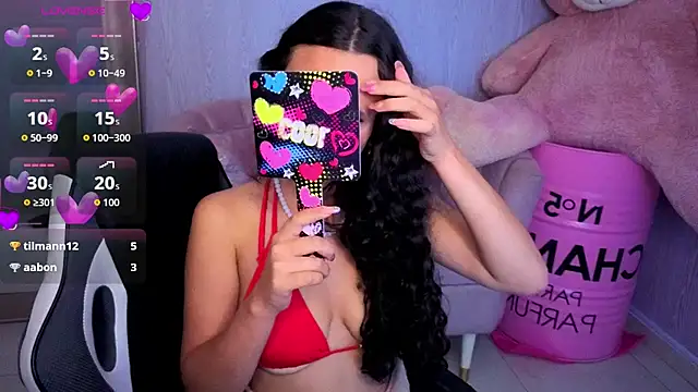 Snapshot of bella_vibess_s chatting on 04.29.26 bella vibess s online show from 04.29.26