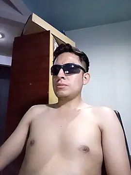 Snapshot of aczinovelez342 chatting on 10.10.25 aczinovelez342 online show from 10.10.25