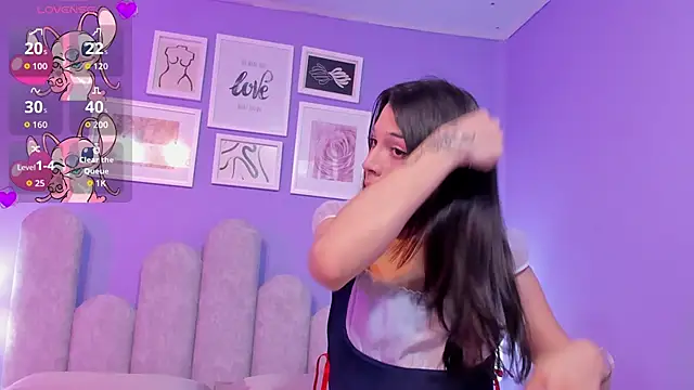 Snapshot of lucrecia_sucker chatting on 11.26.25 lucrecia sucker online show from 11.26.25