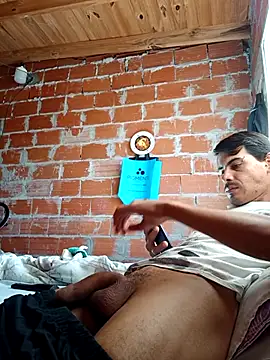 Snapshot of luiscasco387 chatting on 03.25.26 luiscasco387 online show from 03.25.26