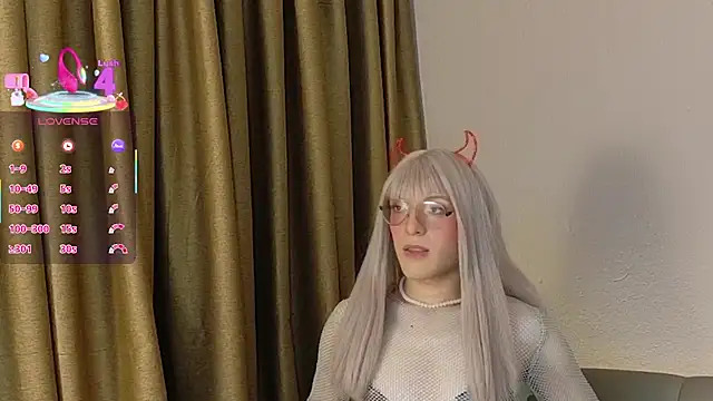 Snapshot of Breidyhard chatting on 10.25.25 Breidyhard online show from 10.25.25