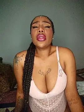 Queen Amara online show from 11.17.25