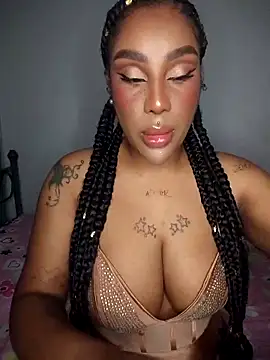 Queen Amara online show from 04.15.26