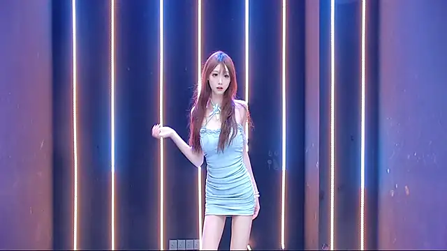 queen-001 online show from 10.14.25