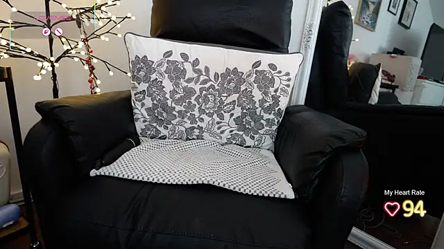 Snapshot of GingerAleMILF chatting on 03.07.26 GingerAleMILF online show from 03.07.26