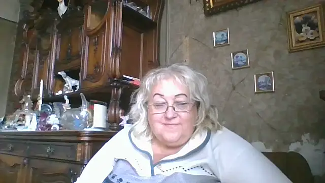 Snapshot of Lala-Love56 chatting on 09.17.25 Lala-Love56 online show from 09.17.25