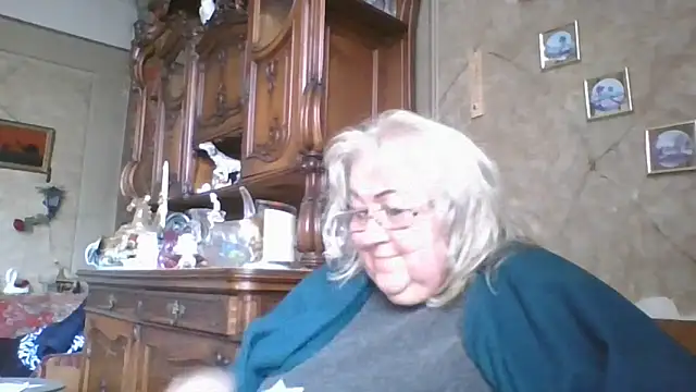 Snapshot of Lala-Love56 chatting on 10.10.25 Lala-Love56 online show from 10.10.25