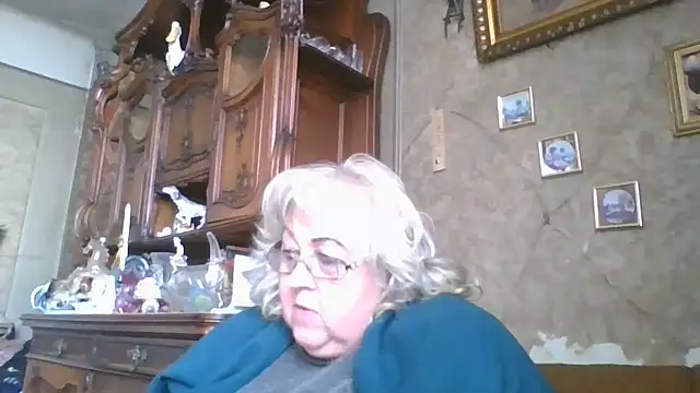 Snapshot of Lala-Love56 chatting on 10.13.25 Lala-Love56 online show from 10.13.25