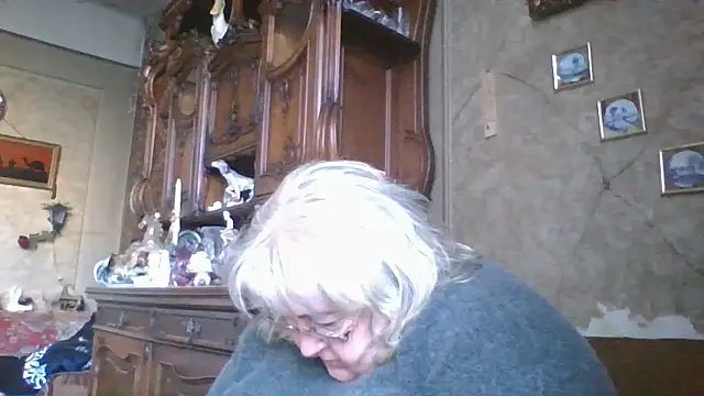 Snapshot of Lala-Love56 chatting on 10.15.25 Lala-Love56 online show from 10.15.25